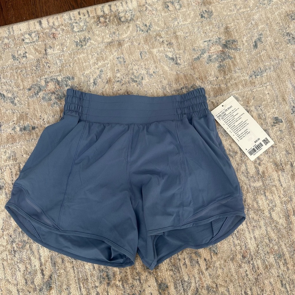 lululemon hottie hot 4 inch shorts